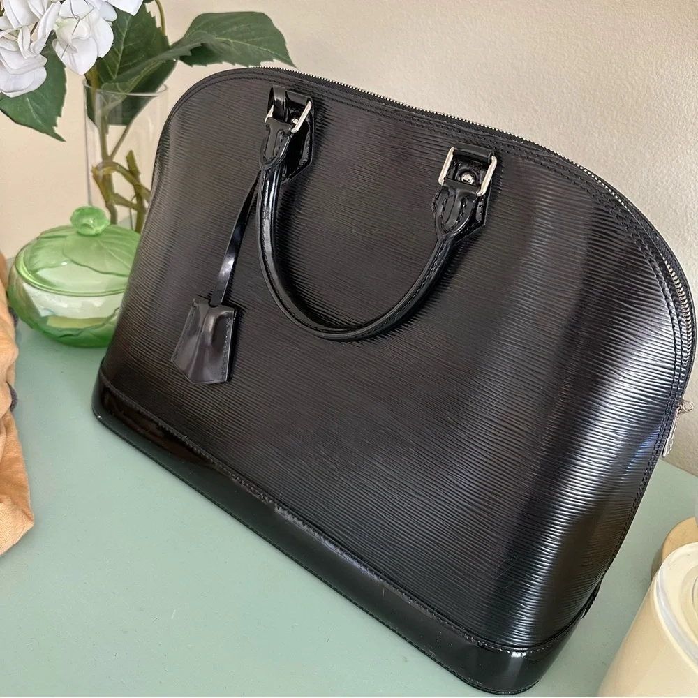 Vintage Louis Vuitton Alma GM electric epi EUC black epi Leather - Picture 6 of 17